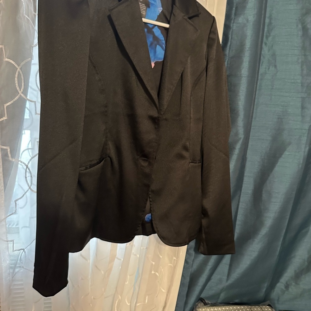 mark. Elegant Black Women’s Blazer